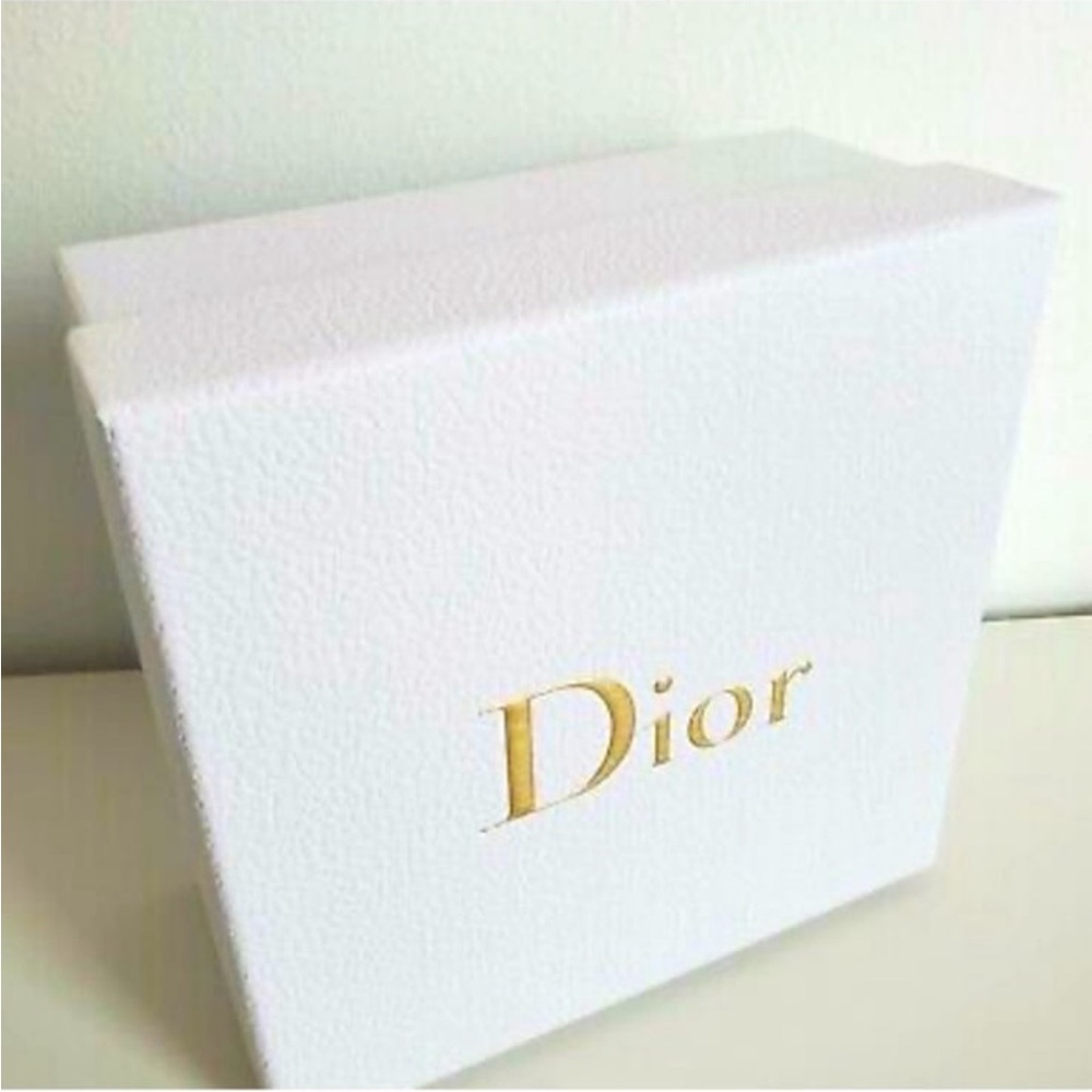Dior storage box like new 8.3x8.3x3 gift box